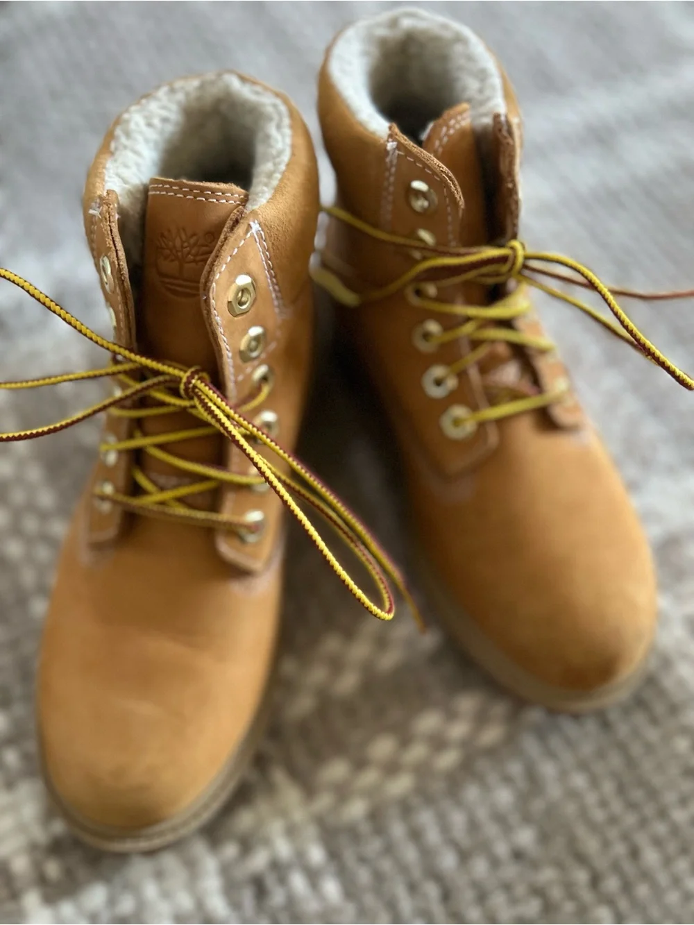 TIMBERLAND Kids Premium 6” Waterproof Boots Wheat Faux Shearling Lined Size 4